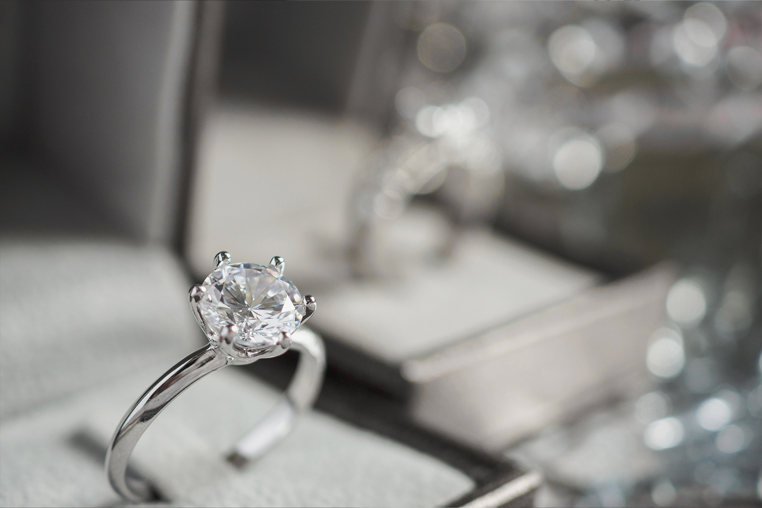 Luxury pendant with diamond Halsband