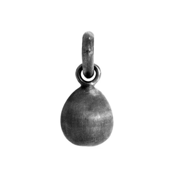 Charm round Sweet Drops in satinized and oxidized Sterling silver with lock